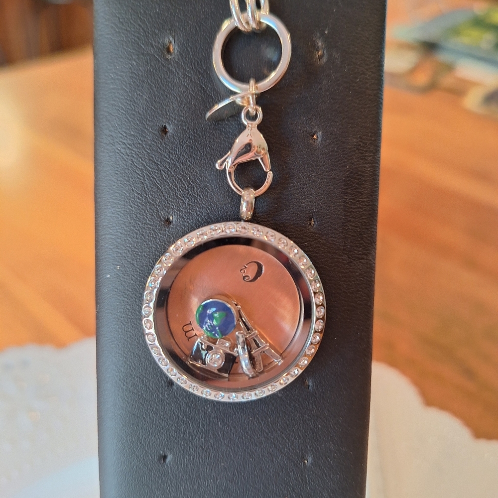 Origami Owl necklace